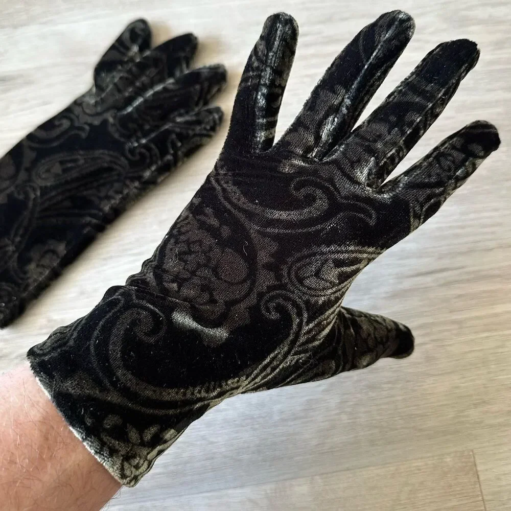 J & X NY Black & Gray Paisley Print Velvet Velour Gloves Women’s Size Medium